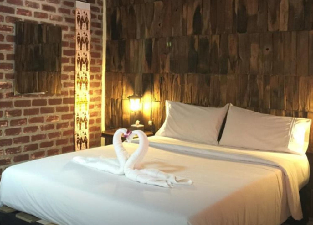 קטה ביץ' Baan Thai Homestay By Bgb Villas מראה חיצוני תמונה